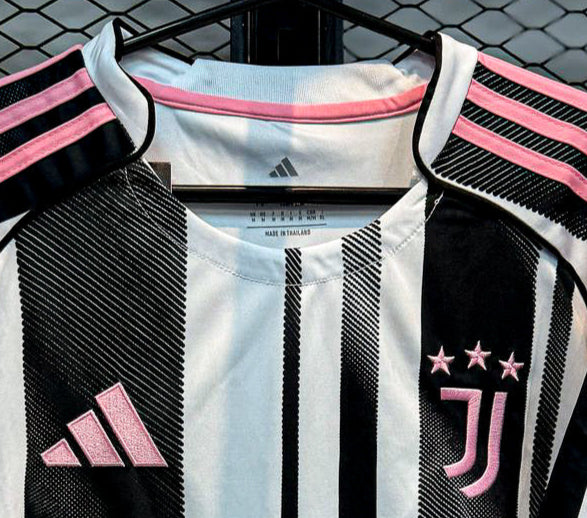 Camisa Juventus 2024 com Detalhes Rosa – Premium Tailandesa