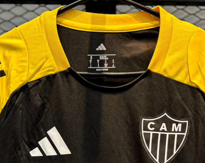 Camisa Atlético Mineiro 2024 – Treino Preta com Amarelo – Premium Tailandesa