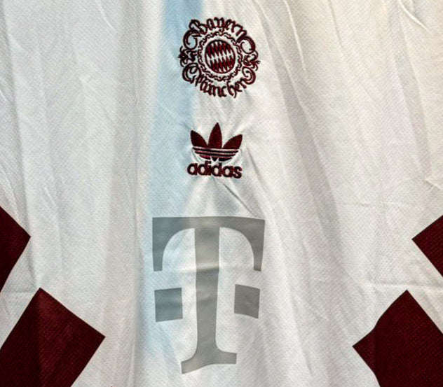 Camisa Bayern de Munique Retrô 2024 – Edição Especial Branca e Bordô – Premium Tailandesa
